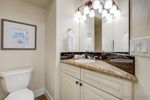 931 Candlelight Pl # -a, La Jolla, CA 92037 photo 36