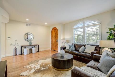 931 Candlelight Pl # -a, La Jolla, CA 92037 photo 7