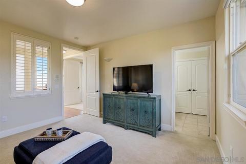 931 Candlelight Pl # -a, La Jolla, CA 92037 photo 38