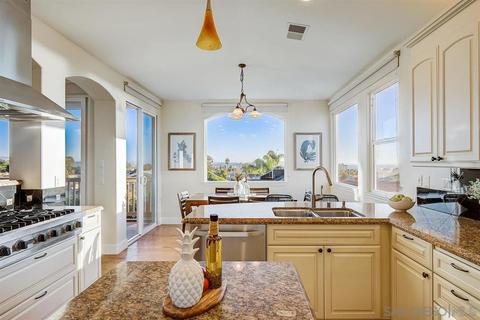 931 Candlelight Pl # -a, La Jolla, CA 92037 photo 27