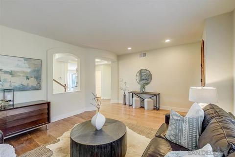 931 Candlelight Pl # -a, La Jolla, CA 92037 photo 10