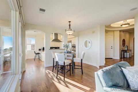 931 Candlelight Pl # -a, La Jolla, CA 92037 photo 20