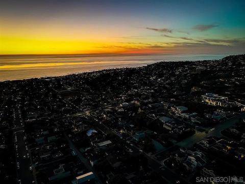 931 Candlelight Pl # -a, La Jolla, CA 92037 photo 2