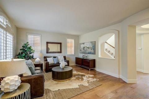 931 Candlelight Pl # -a, La Jolla, CA 92037 photo 6