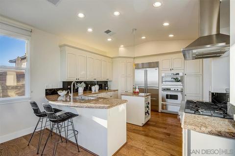 931 Candlelight Pl # -a, La Jolla, CA 92037 photo 23