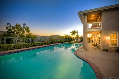 3159 Willow Creek Pl, Escondido, CA 92027 photo 2