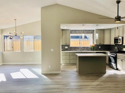 729 Hollowglen Rd, Oceanside, CA 92057 photo 11