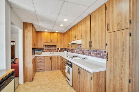 312 Norfolk Dr, Cardiff, CA 92007 photo 4