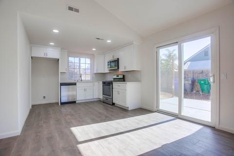 606 Oakleaf Dr, Oceanside, CA 92058 photo 9