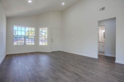 606 Oakleaf Dr, Oceanside, CA 92058 photo 7