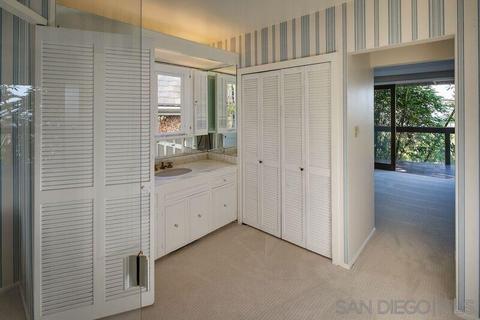 7667 Hillside Dr, La Jolla, CA 92037 photo 22