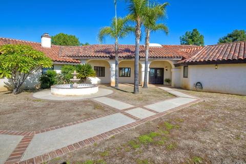 2747 Via Chinarros, Alpine, CA 91901 photo 2