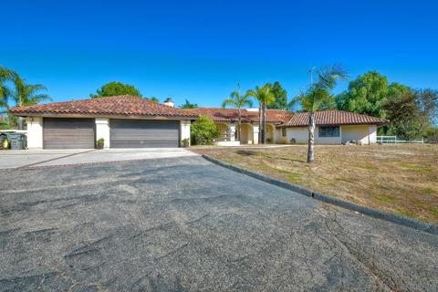 2747 Via Chinarros, Alpine, CA 91901 photo 1