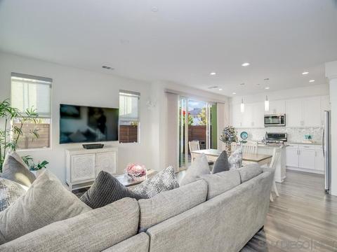 2061 Tango Loop #2, Chula Vista, CA 91915 photo 2