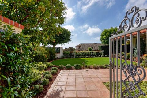 6222 Cardeno Dr, La Jolla, CA 92037 photo 4