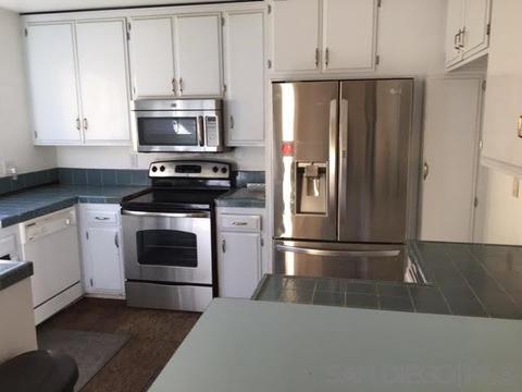 725 E 4th Ave #E, Escondido, CA 92025 photo 2