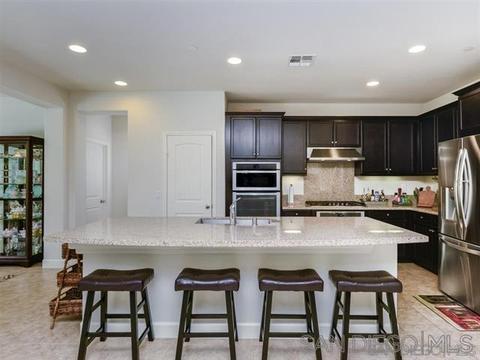 439 Machado, Vista, CA 92083 photo 2