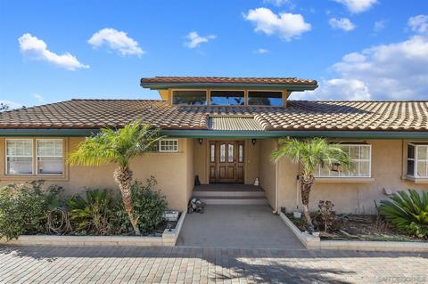 1604 Macadamia Dr, Fallbrook, CA 92028 photo 2
