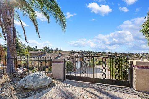 1604 Macadamia Dr, Fallbrook, CA 92028 photo 3