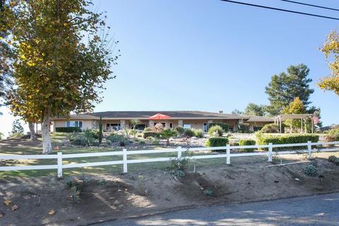 675 Elm Tree Ln, Fallbrook, CA 92028 photo 1