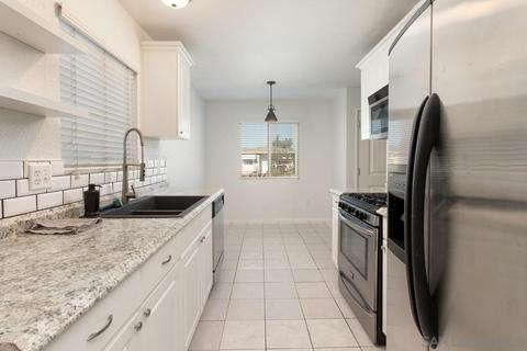 4615 Calle De Retiro, Oceanside, CA 92057 photo 6