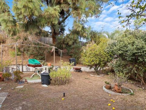 2040 Vera Ln, Escondido, CA 92026 photo 4