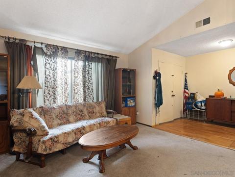 2040 Vera Ln, Escondido, CA 92026 photo 2