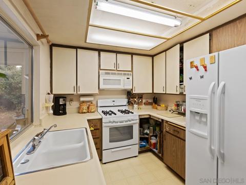 2040 Vera Ln, Escondido, CA 92026 photo 22