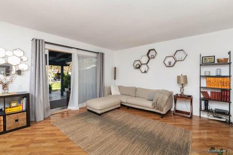 225 Crestview Gln, Escondido, CA 92026 photo 5