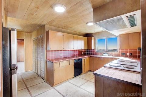 9450 Sunset Ave, La Mesa, CA 91941 photo 15