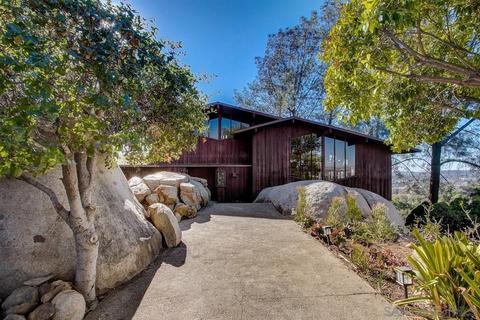 9450 Sunset Ave, La Mesa, CA 91941 photo 2