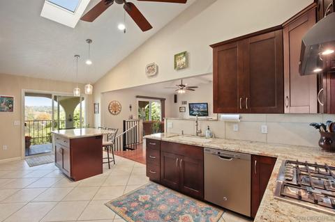 1505 Linda St, Fallbrook, CA 92028 photo 3
