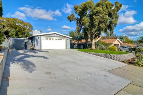 637 Marigold Dr, Vista, CA 92083 photo 2