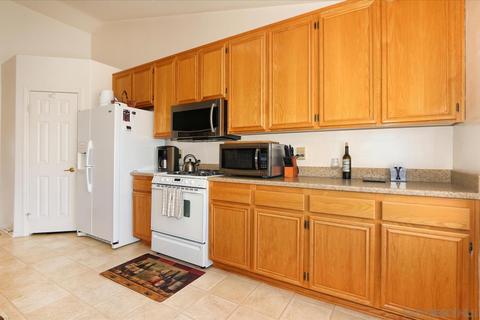 12071 Sterling Hill Ln, Lakeside, CA 92040 photo 9