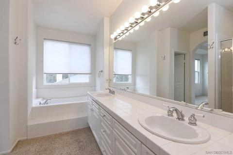 2828 Carriagedale Row, La Jolla, CA 92037 photo 11