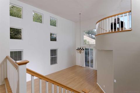 2828 Carriagedale Row, La Jolla, CA 92037 photo 7