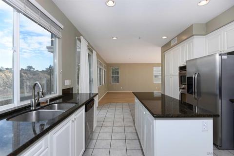 2828 Carriagedale Row, La Jolla, CA 92037 photo 4