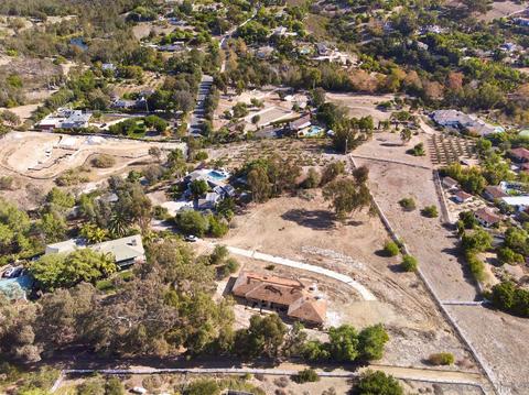 3572 Copper Crest Rd, Encinitas, CA 92024 photo 2