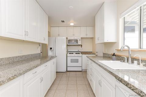 3166 Buena Hills Dr, Oceanside, CA 92056 photo 7