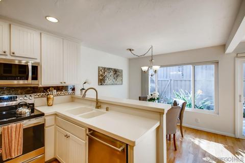 8212 Caminito Modena, La Jolla, CA 92037 photo 5