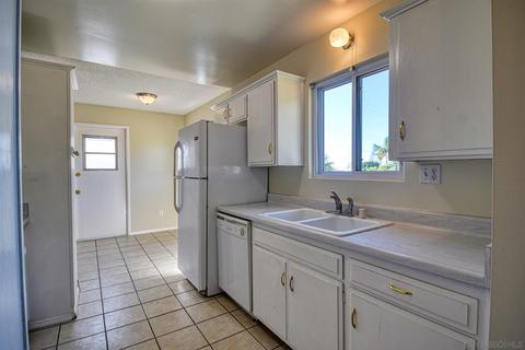 2770 Thunder Dr, Oceanside, CA 92056 photo 12