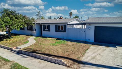 2770 Thunder Dr, Oceanside, CA 92056 photo 1