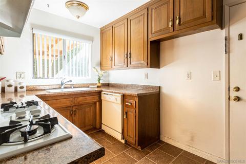 8647 Carlton Oaks Dr, Santee, CA 92071 photo 10