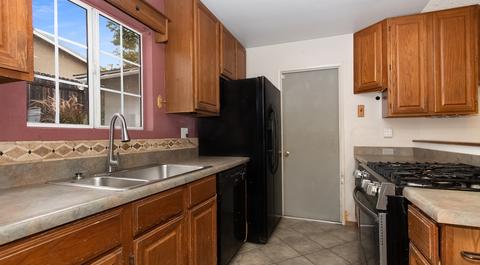 9530 Lutheran Way, Santee, CA 92071 photo 8