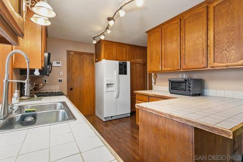 1050 Hoover St, Escondido, CA 92027 photo 16
