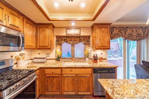 10228 Stone Point Ln, Spring Valley, CA 91977 photo 8