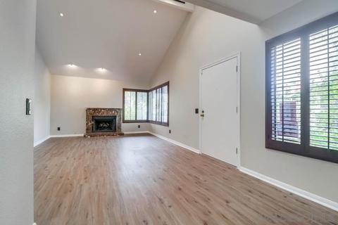 3297 Caminito Ameca, La Jolla, CA 92037 photo 4