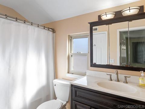 382 Roundtree Gln, Escondido, CA 92026 photo 8