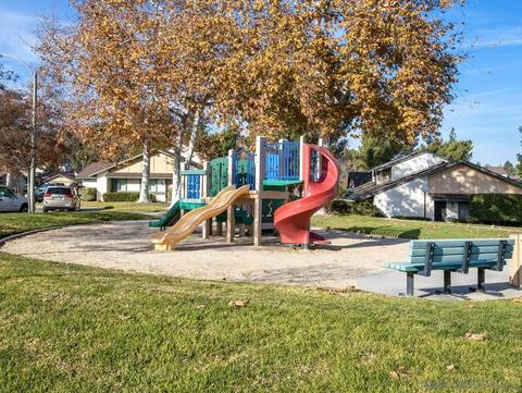 382 Roundtree Gln, Escondido, CA 92026 photo 15