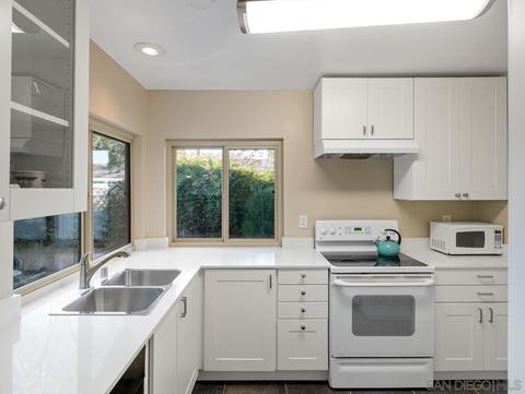 382 Roundtree Gln, Escondido, CA 92026 photo 5